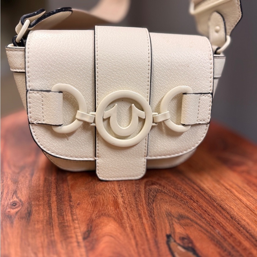 True Religion Horseshoe Buckle Crossbody Bag. - Picture 3 of 15